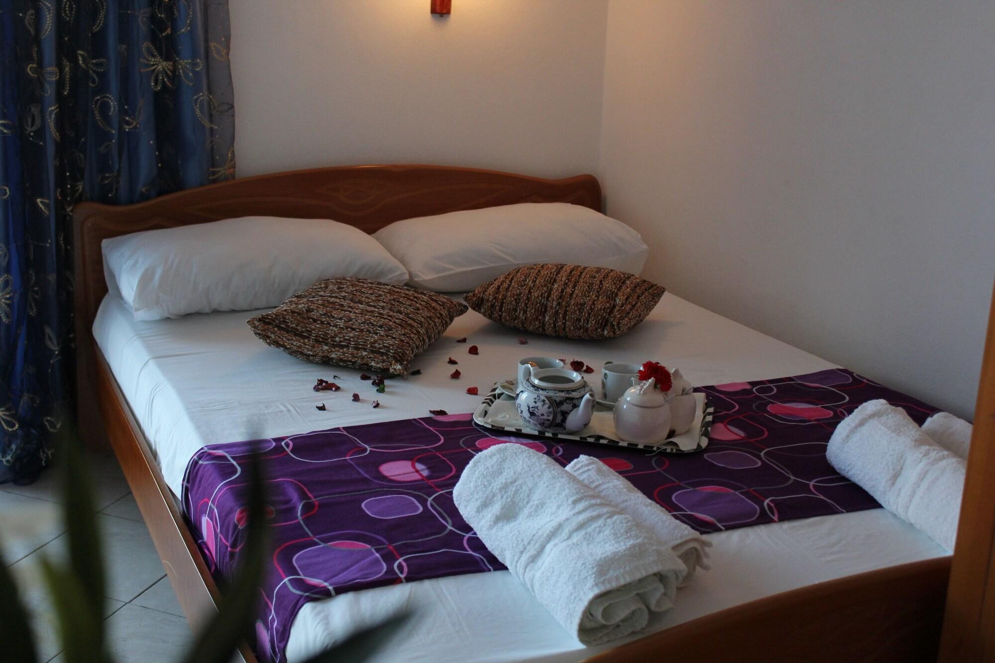 Hotel Holiday Sarandë 외부 사진