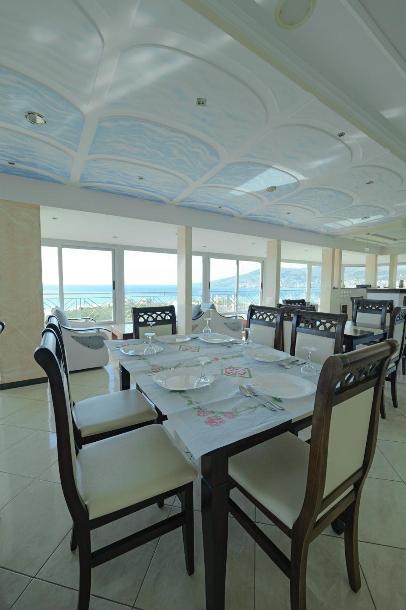 Hotel Holiday Sarandë 외부 사진