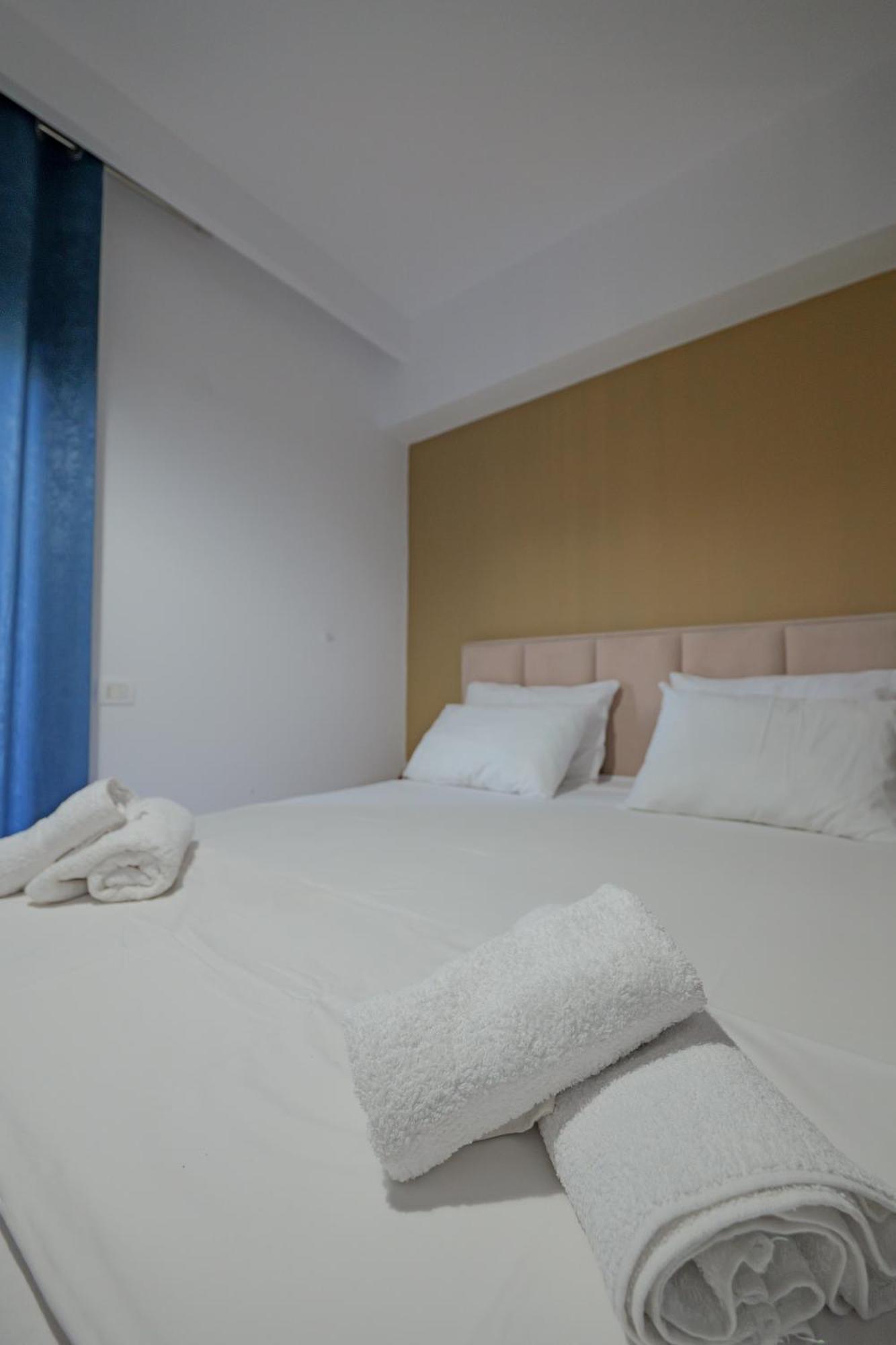 Hotel Holiday Sarandë 외부 사진