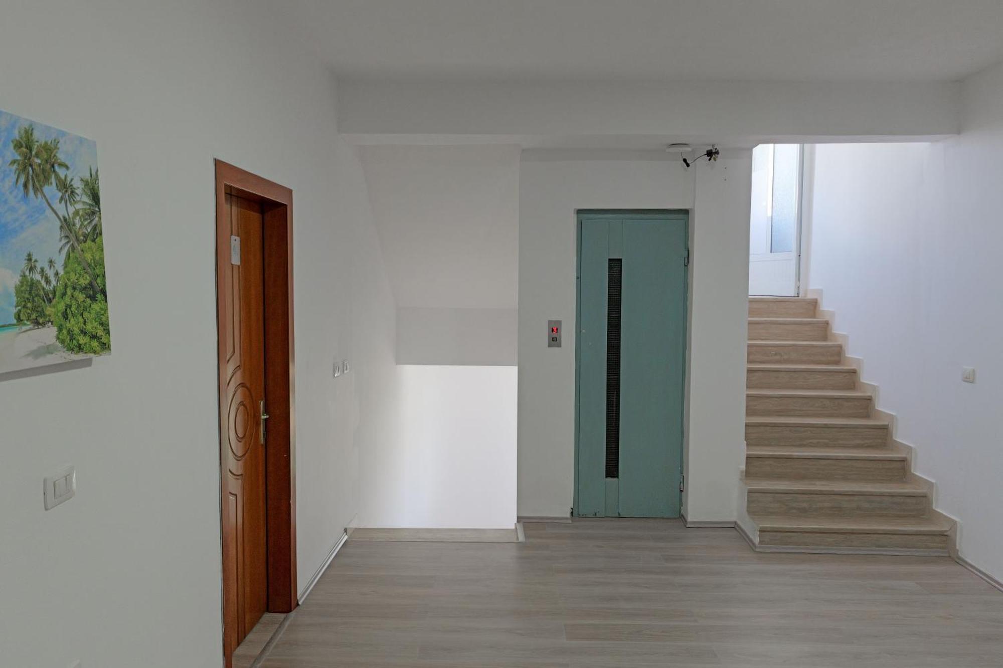 Hotel Holiday Sarandë 외부 사진