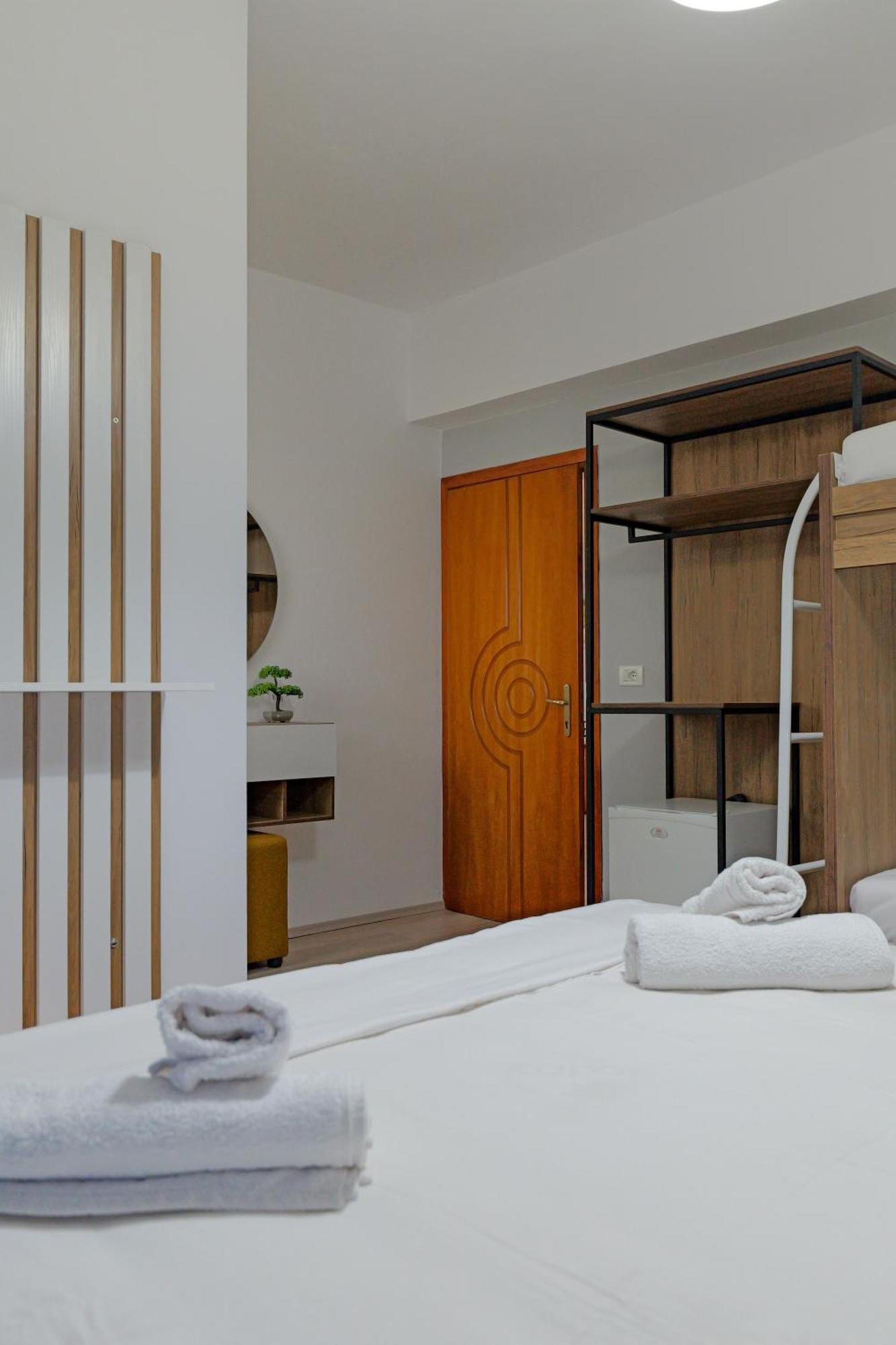 Hotel Holiday Sarandë 외부 사진