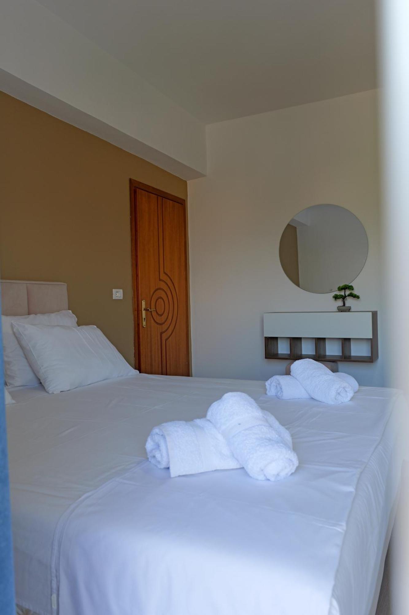 Hotel Holiday Sarandë 외부 사진
