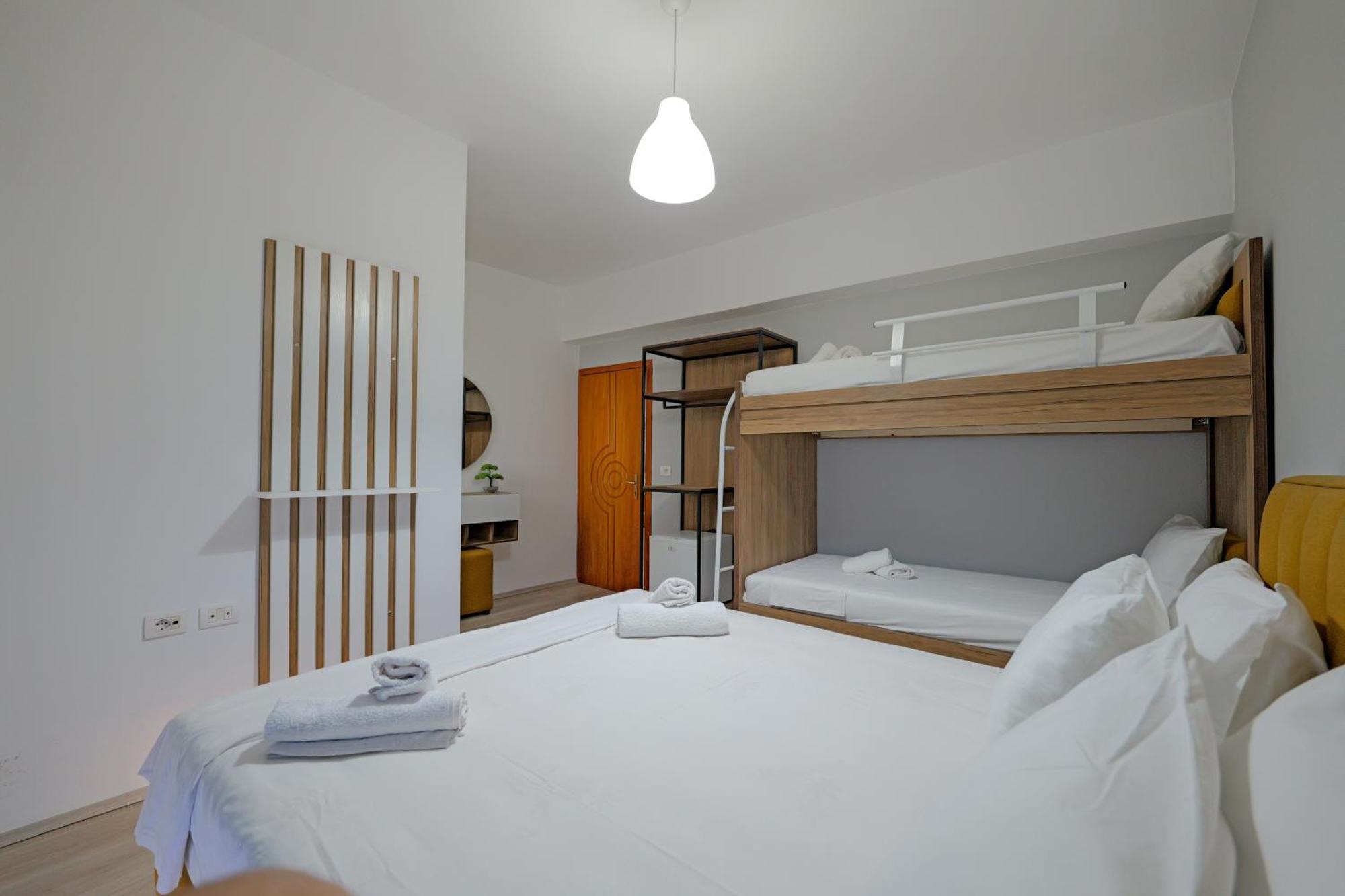 Hotel Holiday Sarandë 외부 사진